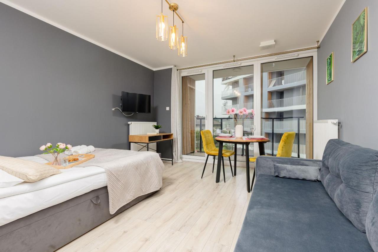 Studio With Balcony Warsaw Kokoryczki By Noclegi Renters المظهر الخارجي الصورة