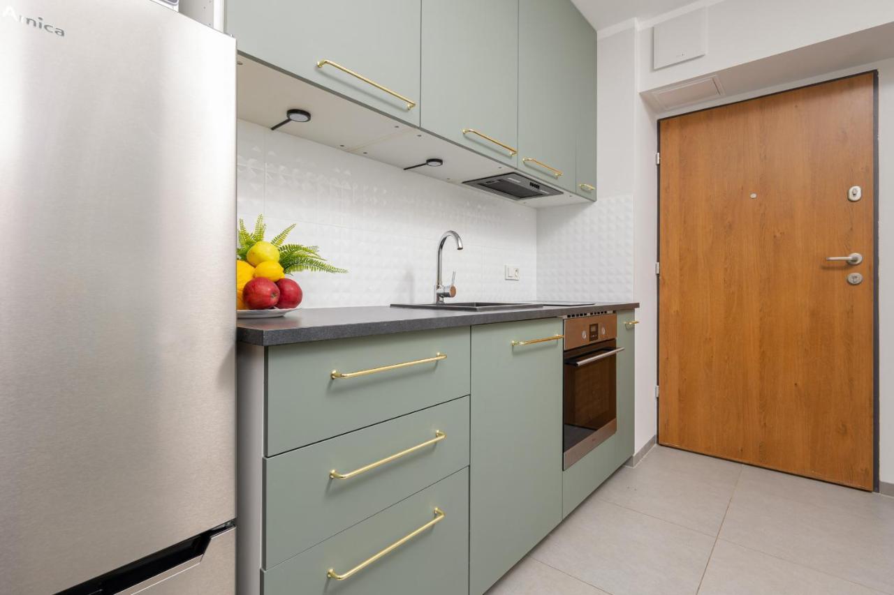 Studio With Balcony Warsaw Kokoryczki By Noclegi Renters المظهر الخارجي الصورة