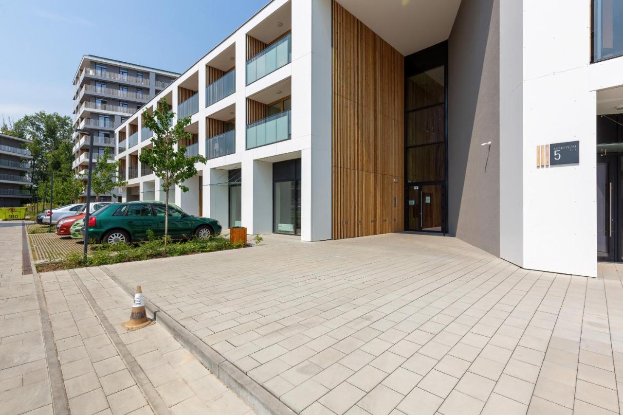 Studio With Balcony Warsaw Kokoryczki By Noclegi Renters المظهر الخارجي الصورة